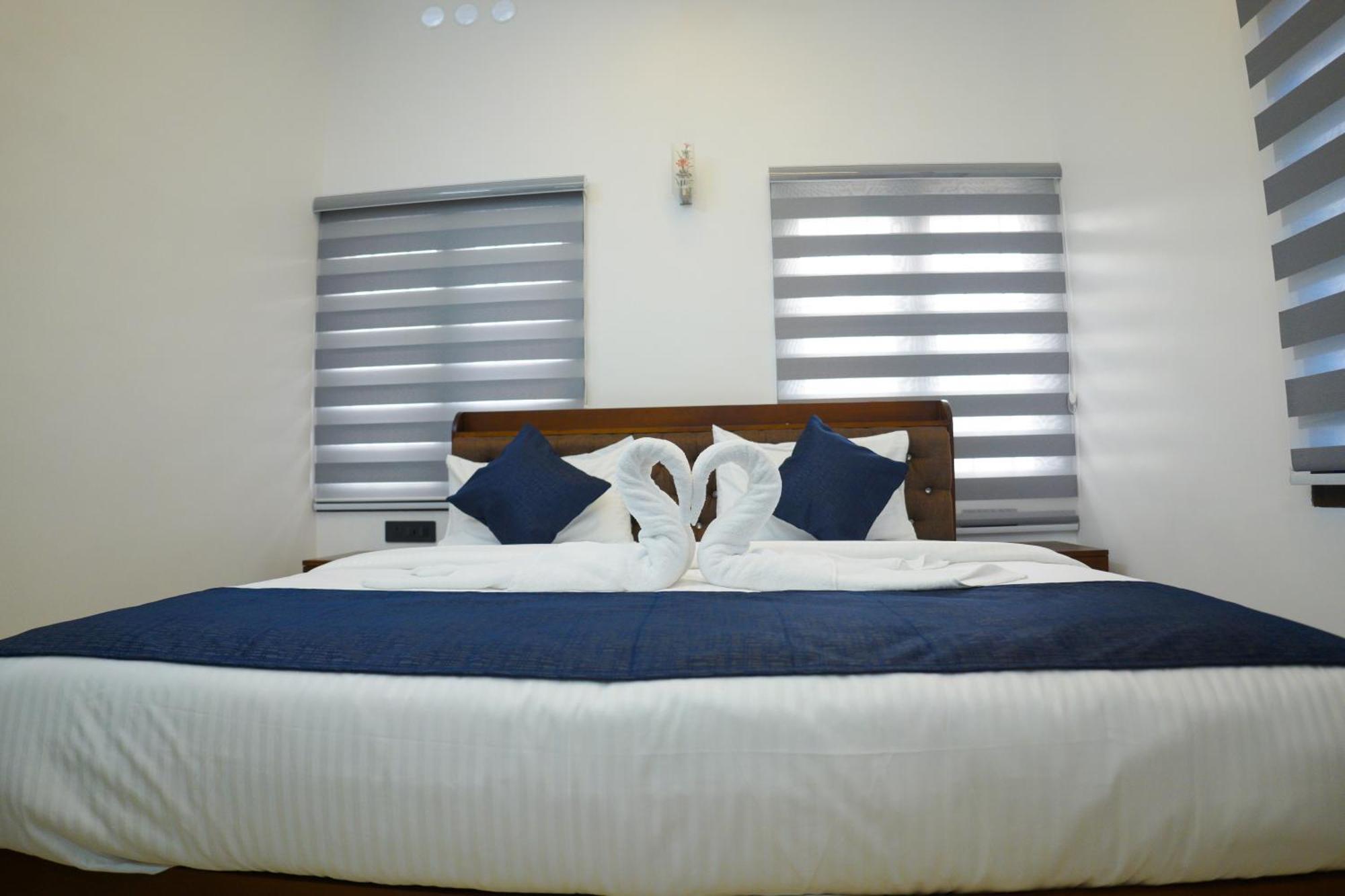 Teak And Lake Homestay Thekkady Ngoại thất bức ảnh