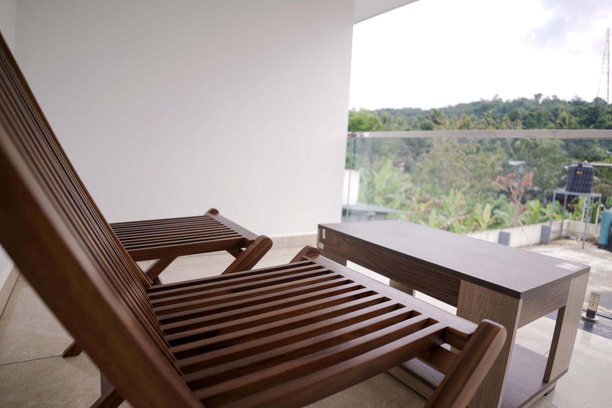 Teak And Lake Homestay Thekkady Ngoại thất bức ảnh