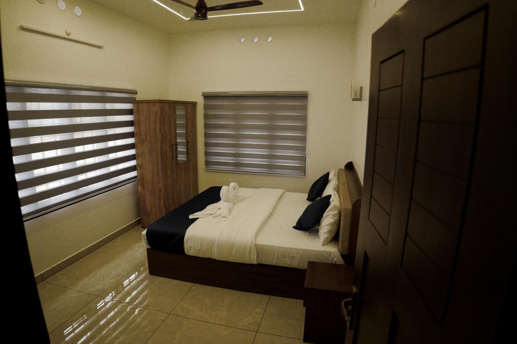 Teak And Lake Homestay Thekkady Ngoại thất bức ảnh
