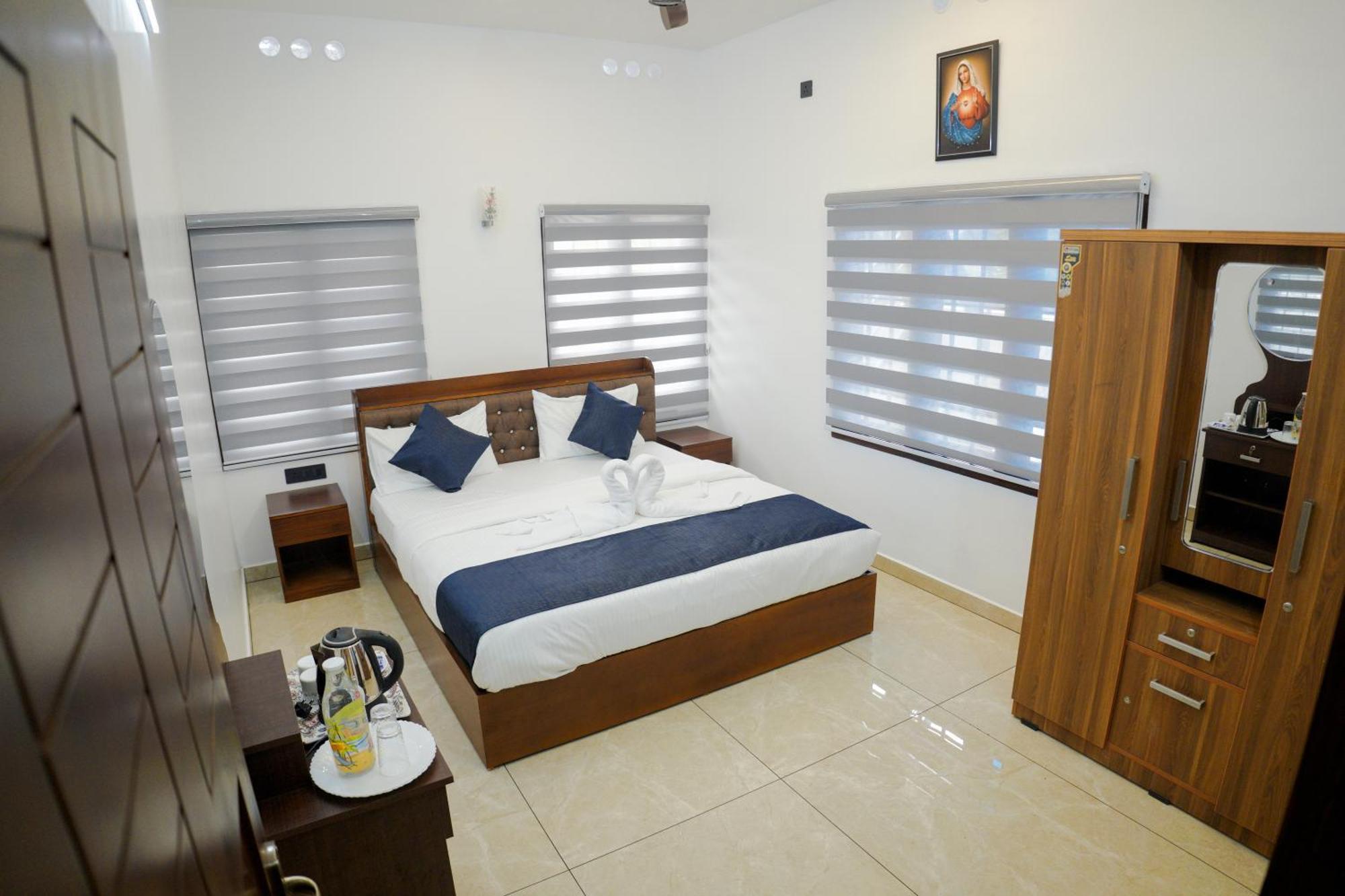 Teak And Lake Homestay Thekkady Ngoại thất bức ảnh